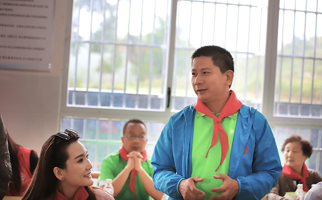 &ldquo;六一微心愿，愛心暖童心&rdquo;湘江電纜攜手村長李銳愛心傳遞 點(diǎn)亮未來